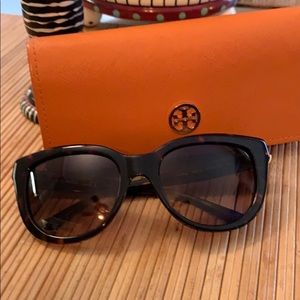 ❌GIFTED❌💗SALE💗💯% Auth Tory Burch Sunglasses (used once)